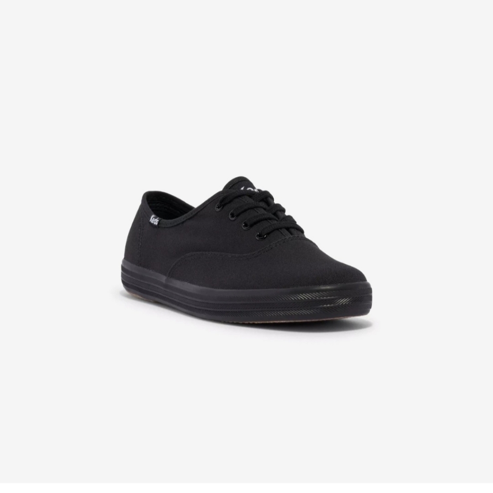 Classic sneaker. New in box.